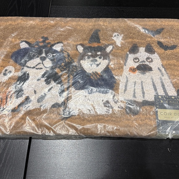Envogue Halloween Coir XL Doormat with Dogs in Costumes Ghosts and Bats - Picture 4 of 5